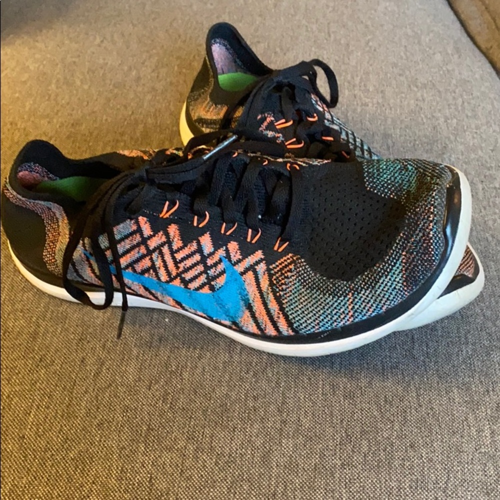 Nike free flyknit shoes